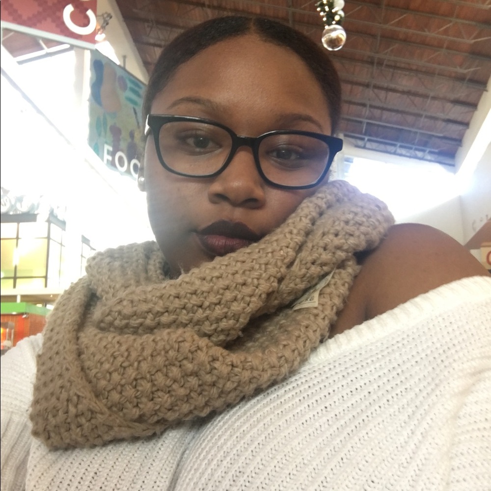 Meet your Posher, Quasha